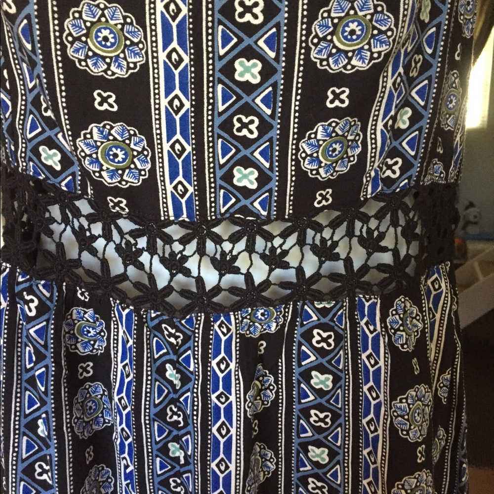 Hollister blue & black ruffle romper crotchet mid - Picture 2 of 4